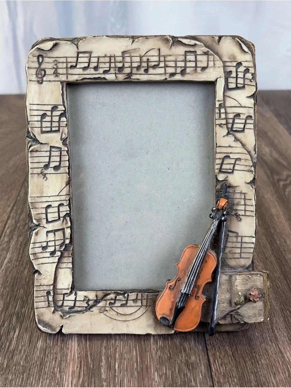 Vintage Violin Resin Picture Frame Gold Tone Fits 4 x 6 Photo Music Decor